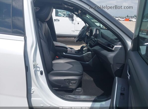 5TDKDRAH7RS532183 2024 TOYOTA HIGHLANDER White Front interior view
