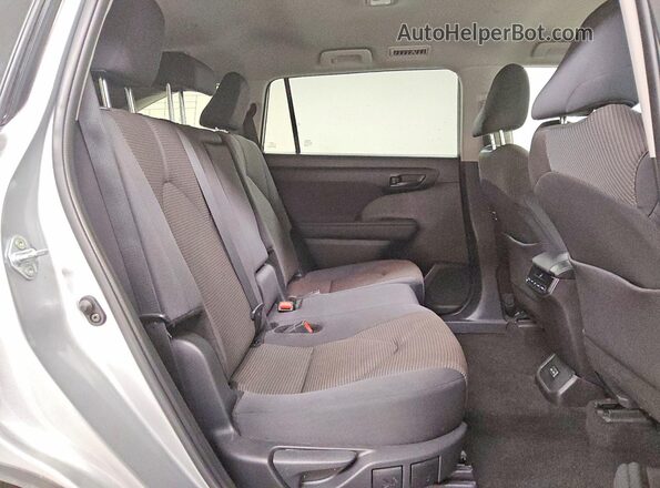 5TDKDRAHXSS550716 2025 TOYOTA HIGHLANDER Silver Rear interior view