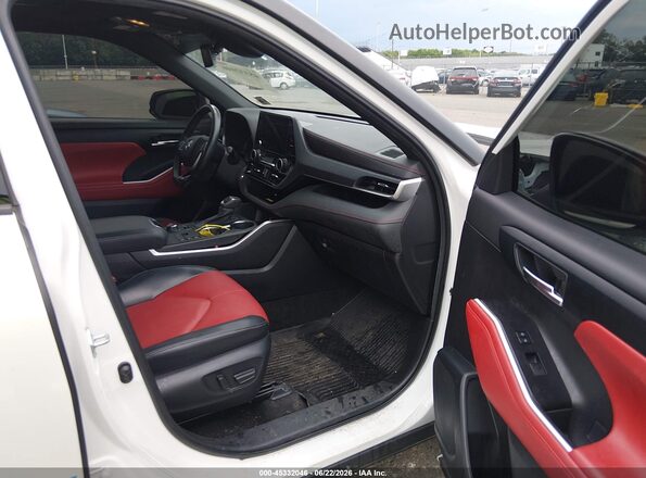 5TDKDRBH1PS017465 2023 TOYOTA HIGHLANDER White Front interior view