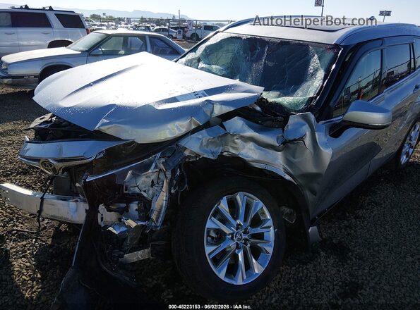 5TDKDRBH3PS041010 2023 TOYOTA HIGHLANDER Silver Widok z przodu