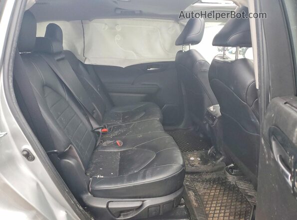 5TDKDRBH4PS031571 2023 TOYOTA HIGHLANDER Silver Rear interior view