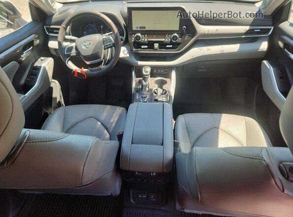 5TDKDRBH5PS020580 2023 TOYOTA HIGHLANDER White Vista del salpicadero