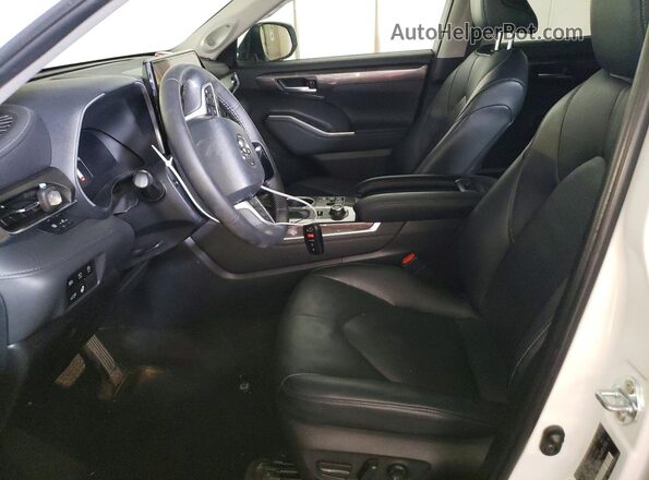 5TDKDRBH5RS537607 2024 TOYOTA HIGHLANDER Белый Вид салона спереди