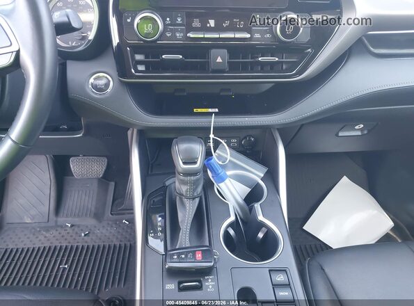5TDKDRBH7PS033511 2023 TOYOTA HIGHLANDER Серый Вид панели приборов