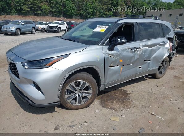 5TDKDRBH7PS507134 2023 TOYOTA HIGHLANDER Серебряный Передняя левая четверть