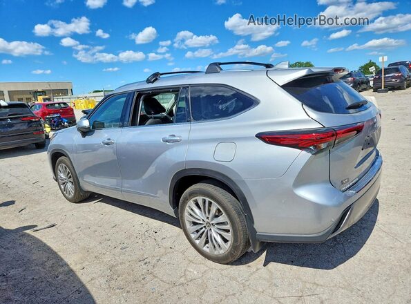 5TDKDRBH8PS046705 2023 TOYOTA HIGHLANDER Silver Задня ліва чверть