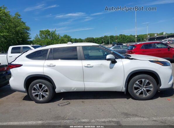 5TDKDRBHXPS045782 2023 TOYOTA HIGHLANDER White Vista interior trasera