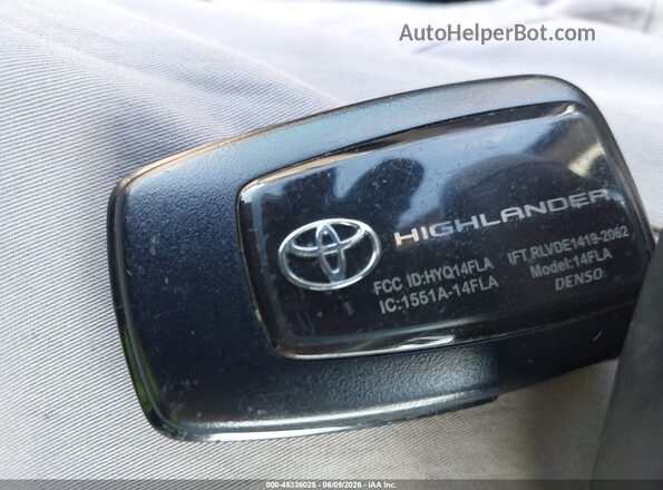 5TDKDRBHXPS045782 2023 TOYOTA HIGHLANDER White Vista del salpicadero