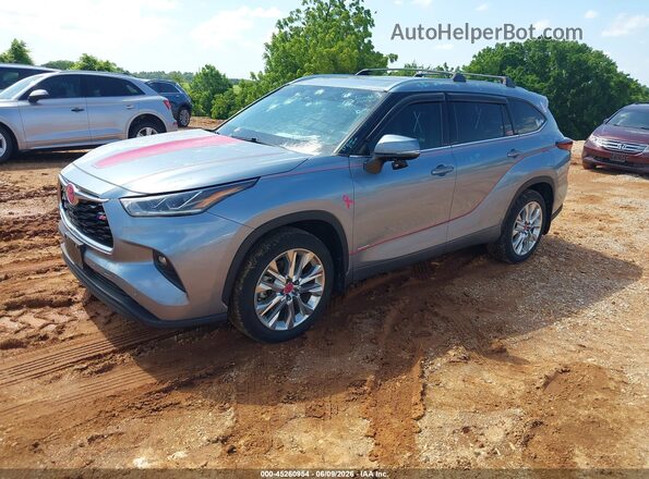 5TDKDRBHXRS553494 2024 TOYOTA HIGHLANDER Gray Vista tres cuartos delantera izquierda
