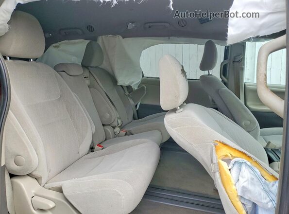 5TDKK3DC0GS709060 2016 TOYOTA SIENNA Burgundy Rear interior view