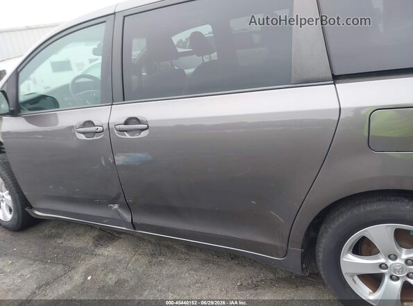 5TDKK3DC1GS715255 2016 TOYOTA SIENNA Gray 