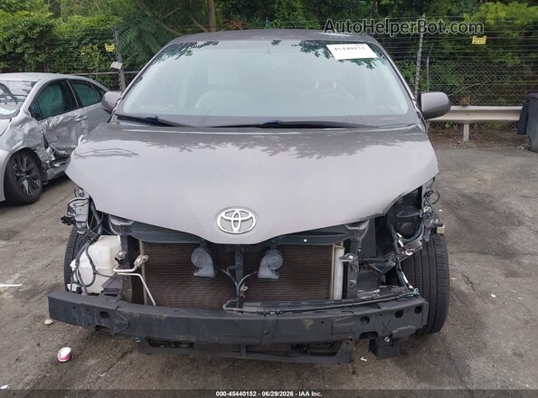 5TDKK3DC1GS715255 2016 TOYOTA SIENNA Gray Вид задньої частини салону