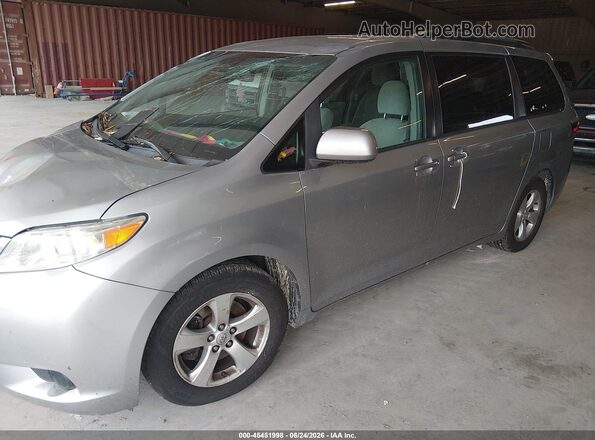 5TDKK3DC1GS738096 2016 TOYOTA SIENNA Silver წინა მარცხენა ხედი სამი მეოთხედიდან
