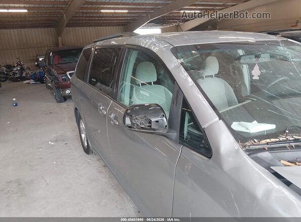 5TDKK3DC1GS738096 2016 TOYOTA SIENNA Silver 