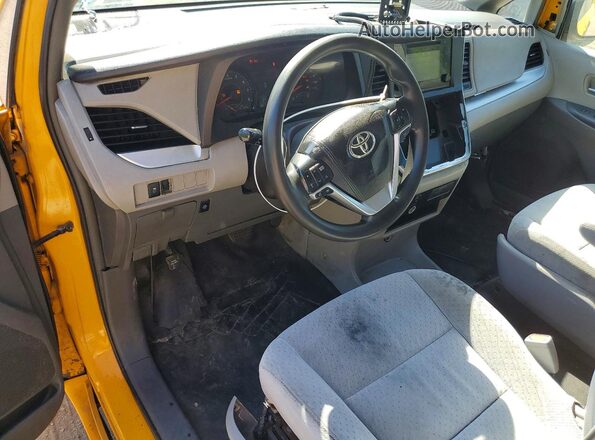 5TDKK3DC4GS764014 2016 TOYOTA SIENNA Yellow Առջևի վահանակի տեսք