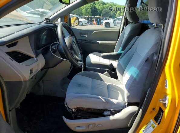5TDKK3DC4GS764014 2016 TOYOTA SIENNA Yellow Սալոնի դիմացի տեսք