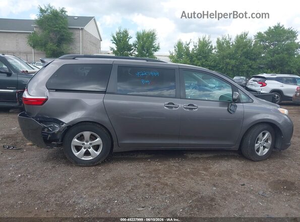 5TDKK3DC8GS753582 2016 TOYOTA SIENNA Gray Widok wnętrza z tyłu