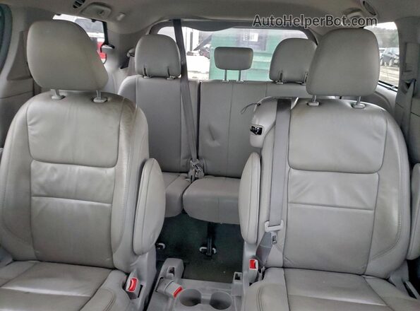 5TDKK3DCXGS694695 2016 TOYOTA SIENNA White Widok tylnych siedzeń