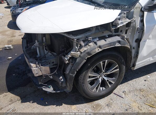 5TDKKRFH2GS175717 2016 TOYOTA HIGHLANDER White Widok z przodu