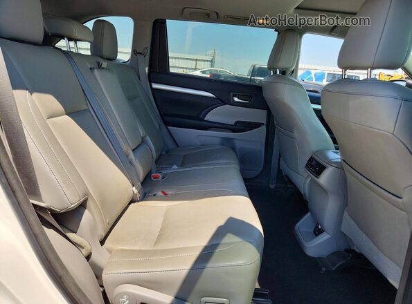 5TDKKRFH6GS126049 2016 TOYOTA HIGHLANDER White Սալոնի հետևի տեսք