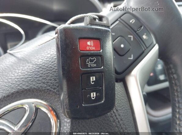 5TDKKRFH6GS127511 2016 TOYOTA HIGHLANDER White წინა პანელის ხედი