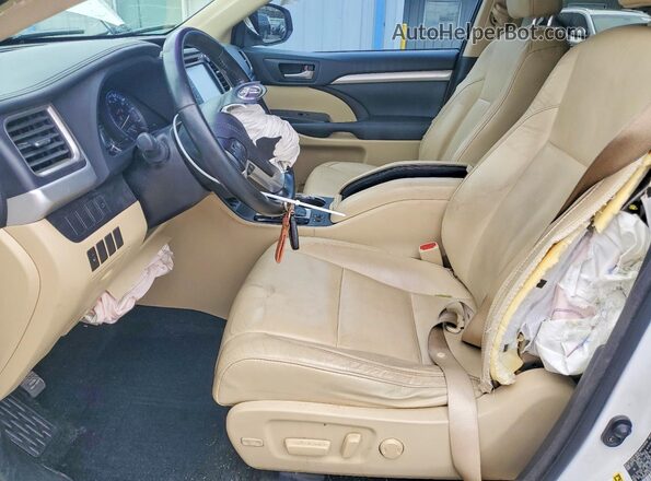 5TDKKRFH7GS185207 2016 TOYOTA HIGHLANDER White Front interior view