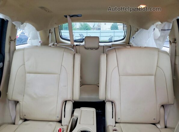 5TDKKRFH7GS185207 2016 TOYOTA HIGHLANDER White Rear seats view