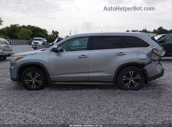 5TDKKRFH8GS124464 2016 TOYOTA HIGHLANDER Silver Вид задньої частини салону