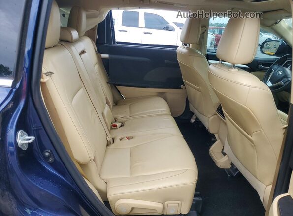5TDKKRFHXGS174928 2016 TOYOTA HIGHLANDER Blue უკანა სალონის ხედი