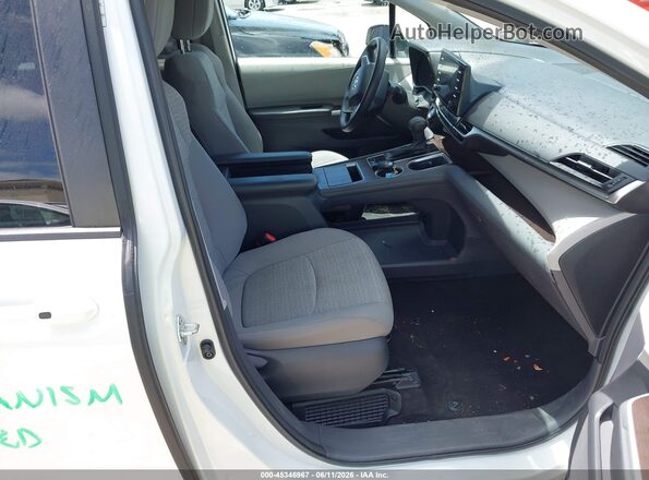5TDKRKEC2MS028723 2021 TOYOTA SIENNA White Widok wnętrza z przodu