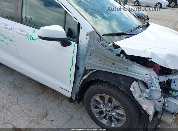 5TDKRKEC2MS028723 2021 TOYOTA SIENNA White 