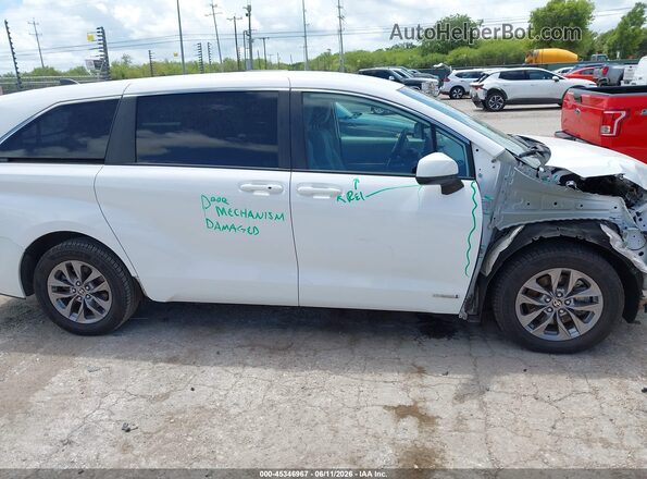 5TDKRKEC2MS028723 2021 TOYOTA SIENNA White Widok wnętrza z tyłu