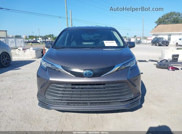5TDKRKEC2MS033291 2021 TOYOTA SIENNA Gray Rear interior view