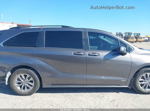 5TDKRKEC2MS033291 2021 TOYOTA SIENNA Gray 360 interior view