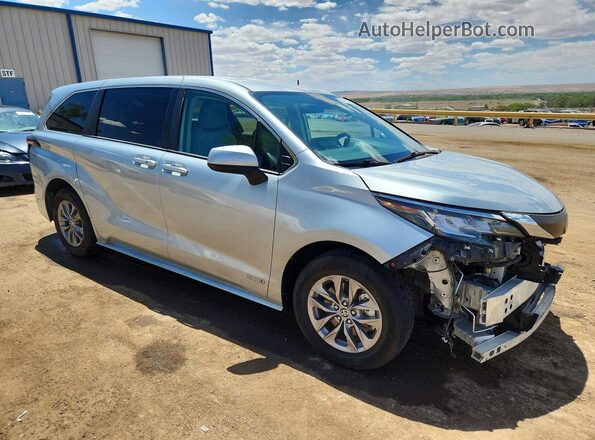 5TDKRKEC3MS043554 2021 TOYOTA SIENNA Silver Передня права чверть