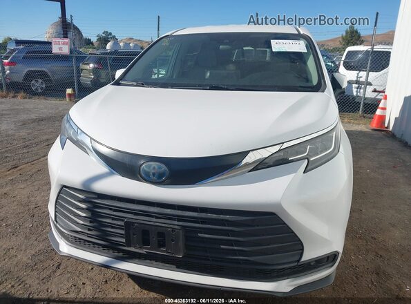 5TDKRKEC3MS065196 2021 TOYOTA SIENNA White Vista del cuadro de instrumentos