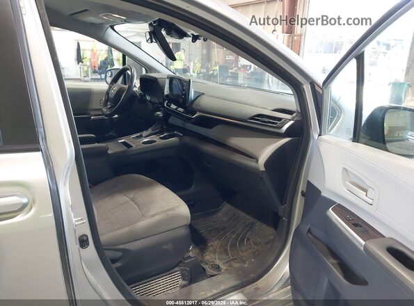 5TDKRKEC3PS165870 2023 TOYOTA SIENNA Silver Vista interior delantera