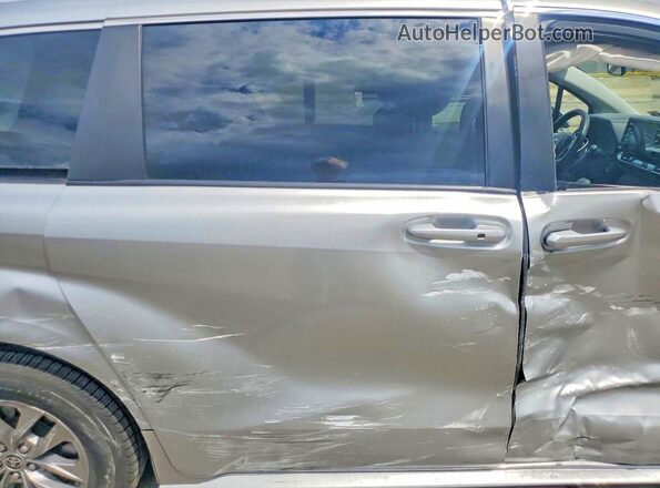 5TDKRKEC4MS040923 2021 TOYOTA SIENNA Silver 