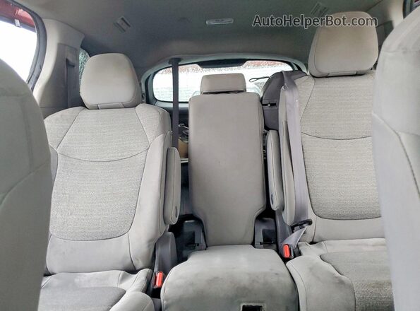 5TDKRKEC5MS042986 2021 TOYOTA SIENNA Red Vista de los asientos traseros