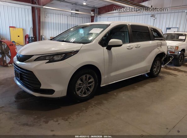 5TDKRKEC7RS196977 2024 TOYOTA SIENNA White წინა მარცხენა ხედი სამი მეოთხედიდან