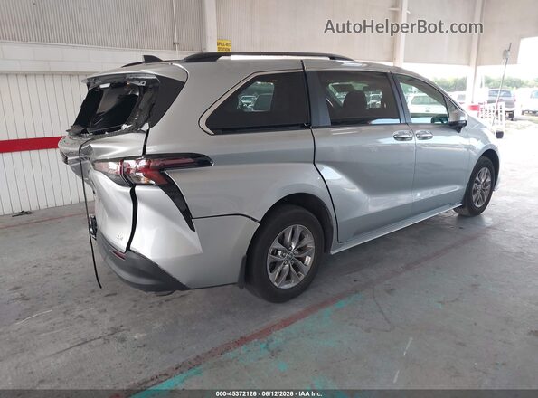 5TDKRKECXSS260144 2025 TOYOTA SIENNA Silver Задня права чверть