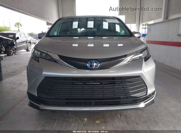 5TDKRKECXSS260144 2025 TOYOTA SIENNA Silver Вид панелі приладів