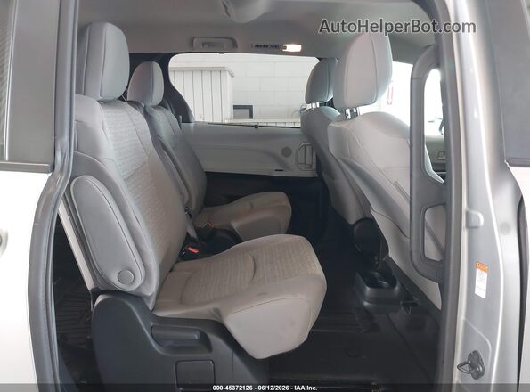 5TDKRKECXSS260144 2025 TOYOTA SIENNA Silver Вид наклейки з VIN-кодом