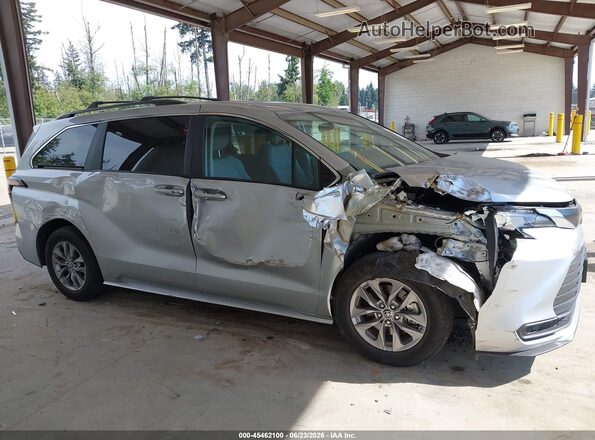 5TDKSKFC0NS070053 2022 TOYOTA SIENNA Silver Widok wnętrza z tyłu