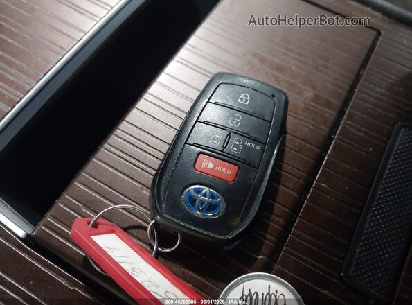 5TDKSKFCXPS094976 2023 TOYOTA SIENNA Silver Widok deski rozdzielczej
