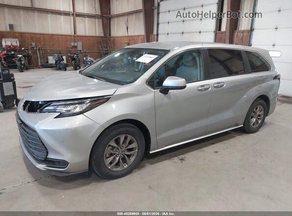 5TDKSKFCXPS094976 2023 TOYOTA SIENNA Silver Przód lewy