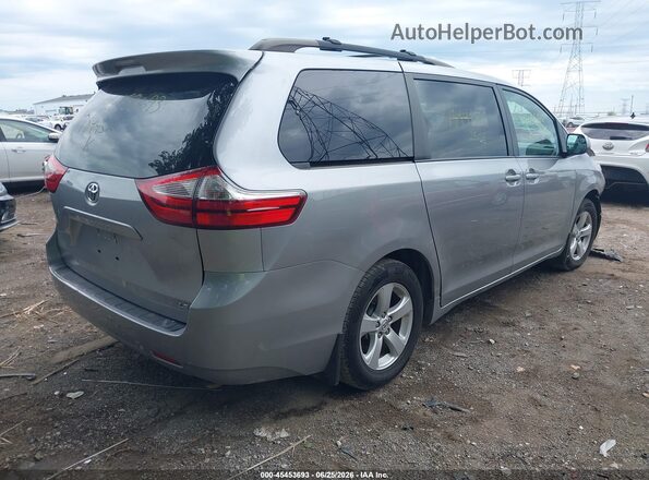 5TDKZ3DC0HS784452 2017 TOYOTA SIENNA Silver Задня права чверть