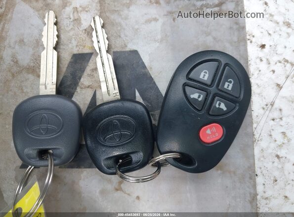 5TDKZ3DC0HS784452 2017 TOYOTA SIENNA Silver Вид панелі приладів