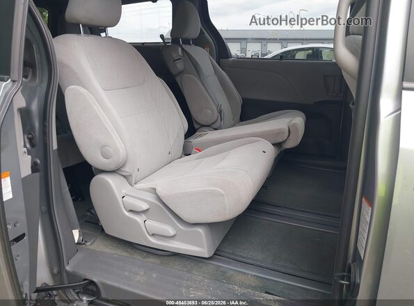 5TDKZ3DC0HS784452 2017 TOYOTA SIENNA Silver Вид наклейки з VIN-кодом