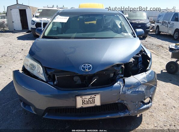 5TDKZ3DC0HS882123 2017 TOYOTA SIENNA Синий Вид щитка приборов
